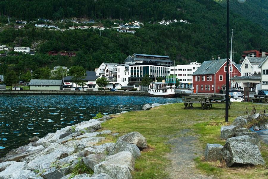 Mieten Sie einen Bus mit Fahrer / Bus Charter Bergen / Coach Hire Service