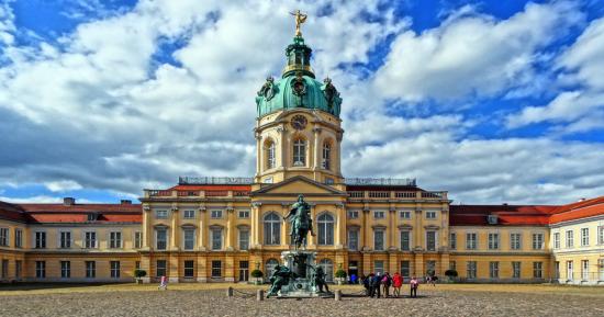 Bus Charter Castle Charlottenburg